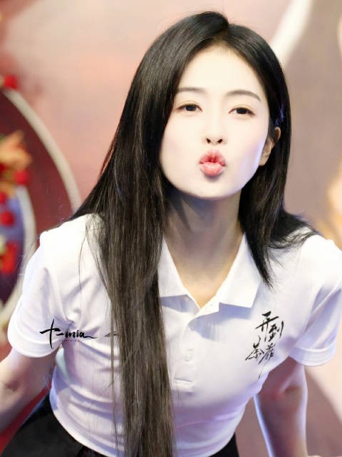 超~~~长饭撒 谁懂…这个亲亲近到 感觉要亲到我咯