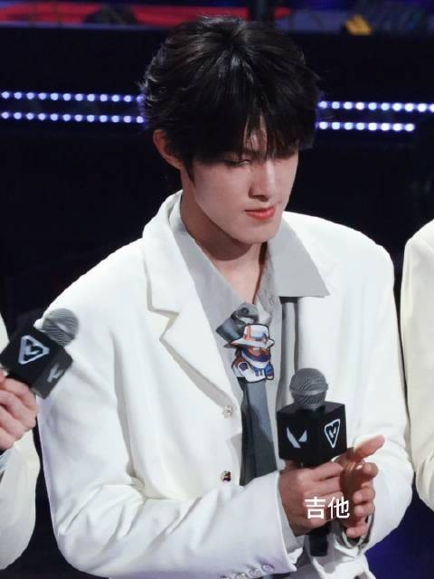 小狗小狗,禹宙和鲜花都会有