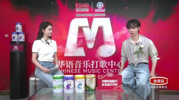 真诚创作的重要,过于迎合市场反而影响作品质量,强调自由表达和内心认可