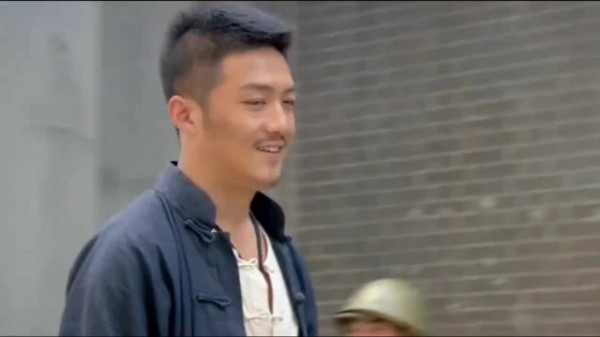 鬼子军官贪财，妄想夺取小子传家宝，结果肠子都悔青了