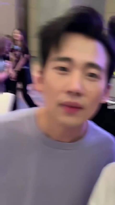 郭麒麟瘦身后露面，变这么帅了