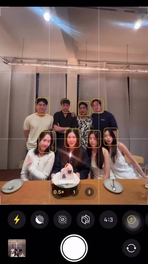 给同学过生日的小狗 宝宝怎么变小锅盖头了哈哈