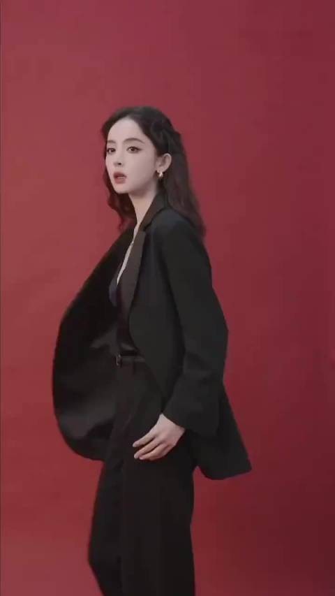 娜扎这张脸实在是太权威了！建模脸在这一刻得到了具象化