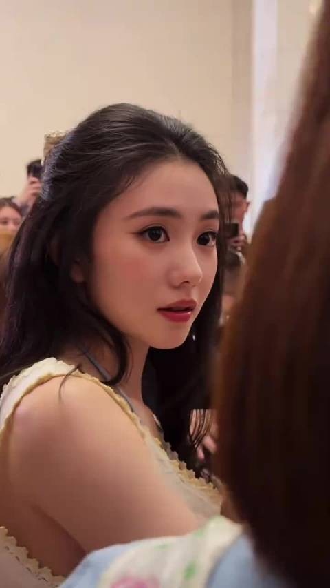 刘浩存眼睛明亮传神，给人美好安心感觉