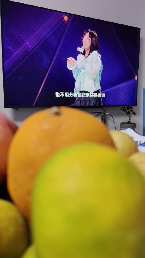 被误解是表达者的宿命，小声点