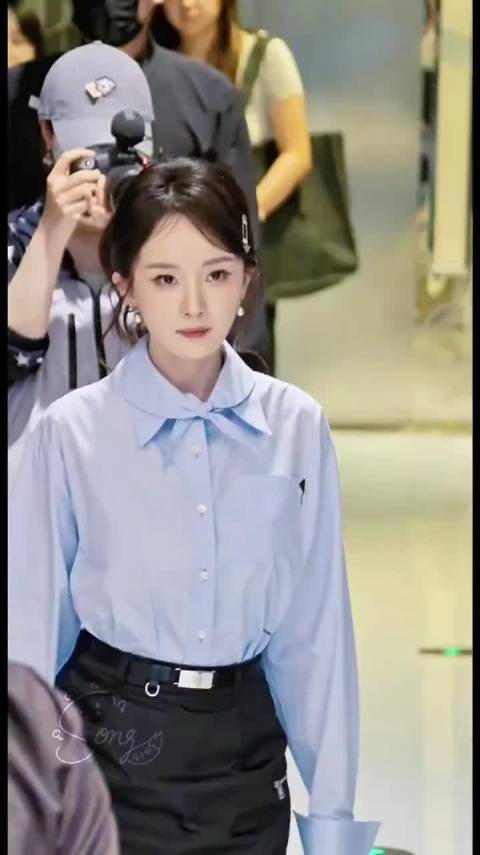 杨幂腿真嫩,这咋保养的?