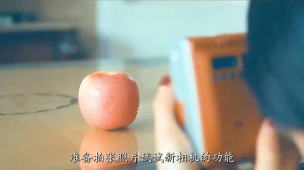 女人拥有预测未来的相机,结果竟看到了可怕的一幕