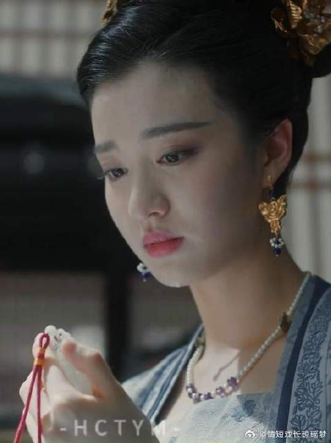 “傻姑娘,你的滚烫,不该只烬在宫墙里”