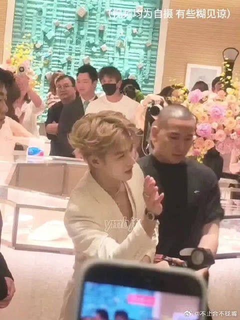 你们两口子前后脚又这么巧!