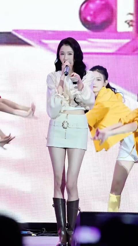 关晓彤大长腿好细