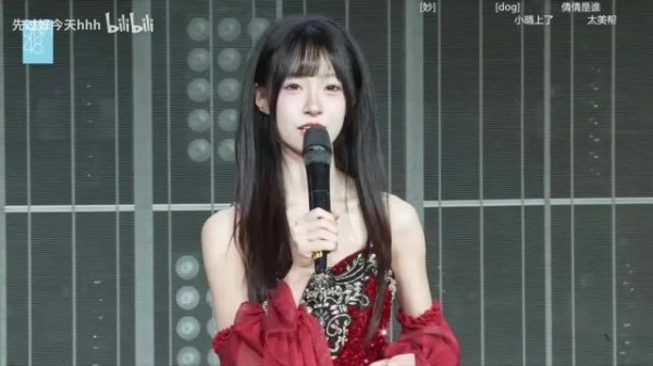 成员自曝总选后合影被叶总催赶,霸气回应“三十年河东”