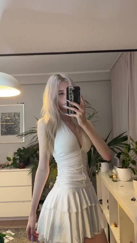 高颜值美女氛围感画面(99)