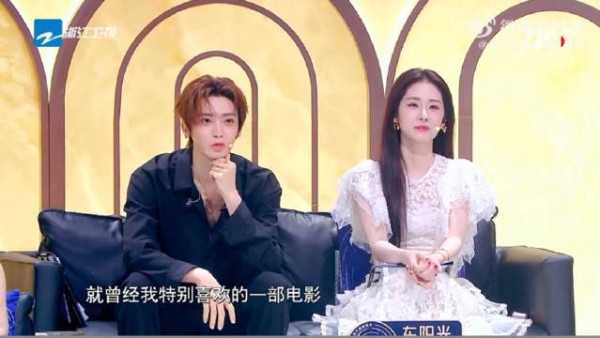 侯明昊这波阅读理解满分