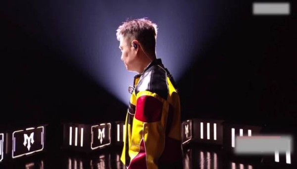 披哥舞台出仙品了！姚琛这段独舞夯爆了，完全让人为之振奋！大solo你继续吧