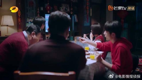 尖尖撒娇想要手机,凌爸秒同意,李爸:都是你惯的