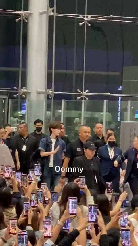 周翊然泰国声量,确实是蛮大的,而且这个号召力也是远超他在国内哈哈哈…