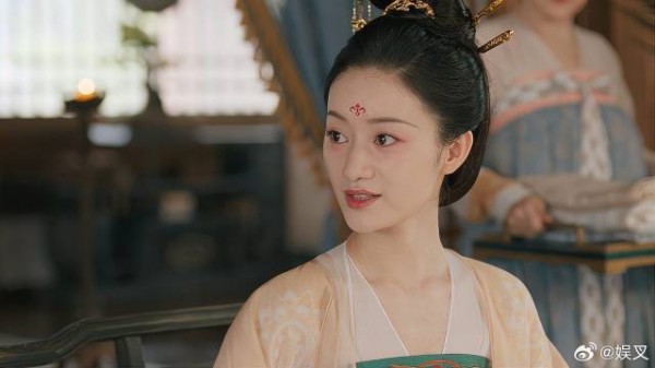 花魁亲自上门提亲 小花精不顾魔尊反对,竟做起红娘来!