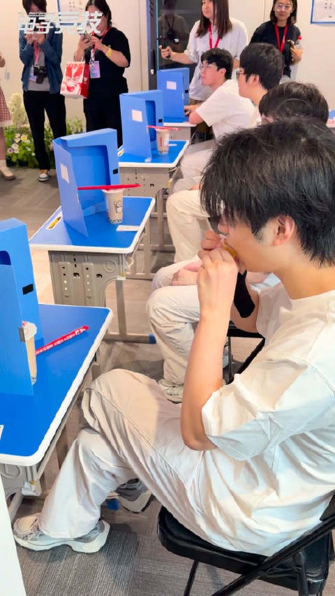 王梦齐打小就聪明,比赛一开始就直接吃!