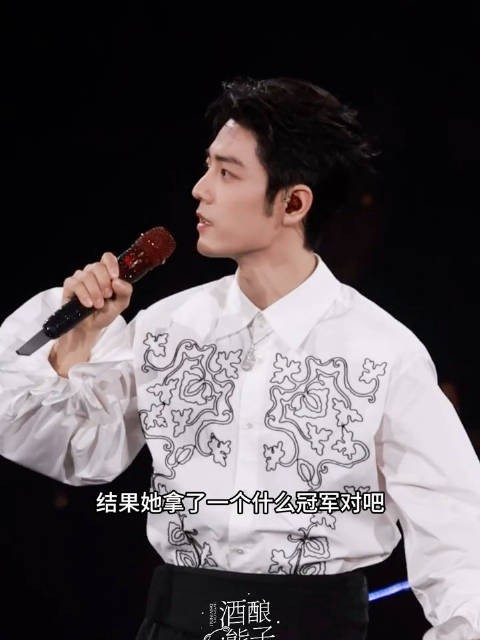 哈哈哈哈哈这小子台上来了一段单口相声是吧