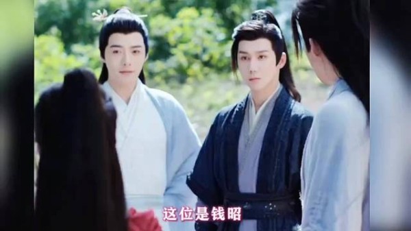 搞笑于十三,从来都是孔雀开屏,自我感觉非常好,哈哈哈