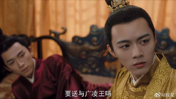 太监拿来美女画像 太子看到画中人,一眼便动心了