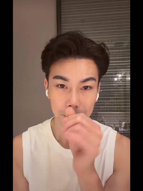 陈紫函老公戴向宇新剧演好人了,戴向宇说健身可以抗皱 !