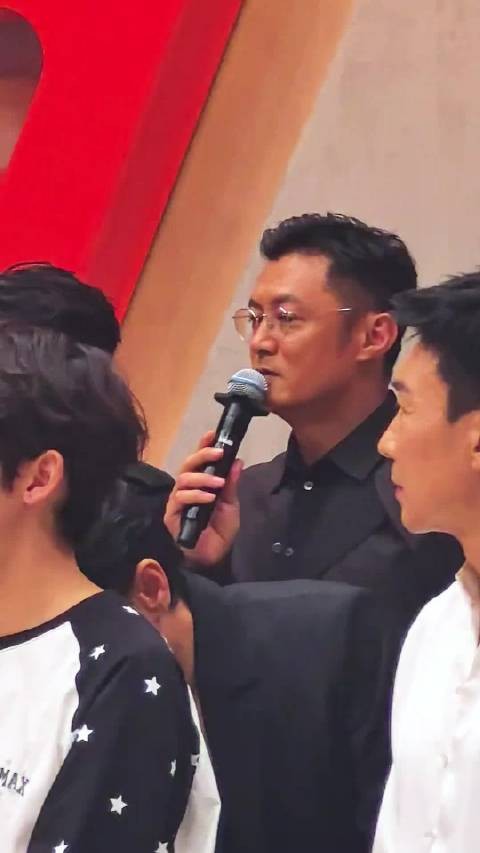 余文乐王以太回应锁组，坦荡一句用舞台说话