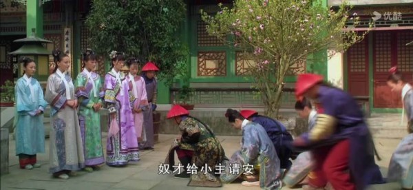 看人下菜碟,默默无闻被踩,扬眉时被巴结