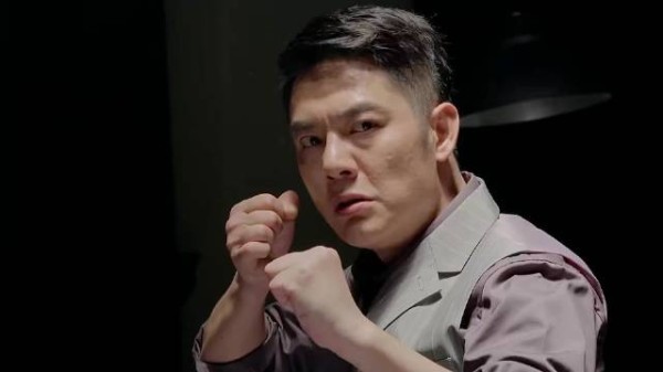 卧底侥幸逃过一劫,下一秒又陷危险之中