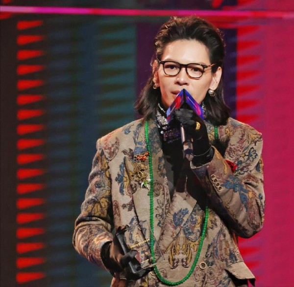 深夜发文！向佐公开质问向太，一句话撕开豪门家庭真实一面