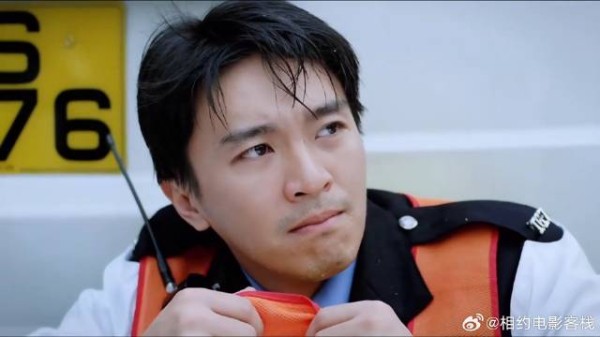 《逃学威龙》周星驰 ：警察卧底当老师，不料学生全是黑帮