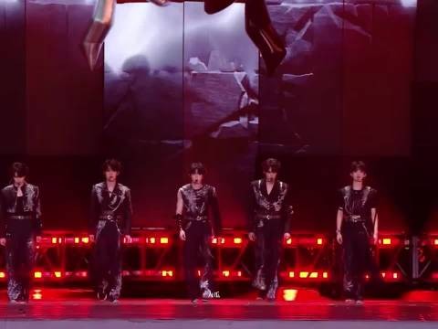 TOP二周年演唱会二周年出场怼脸镜头