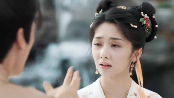 脑子一丢就是看,穿越到古代还吃上细糠了,不溅的马桶
