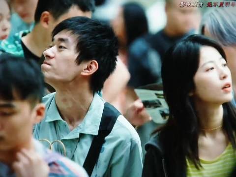 脑瘫男孩倾尽真心去爱,女友却因他的缺陷狠心离开