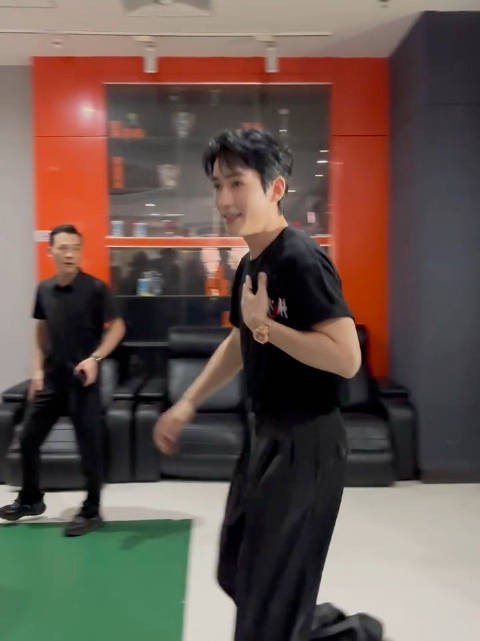 朱一龙和檀健次最近路演忙的是脚不沾地啊