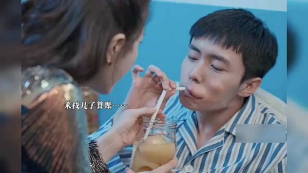 贾冰和翟子路这俩父子笑死了,偷爸爸的轮胎给朋友当路费
