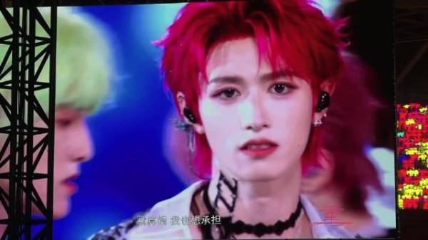 朱志鑫大屏楚楚动人具象化,镜头抓人眼神沉醉