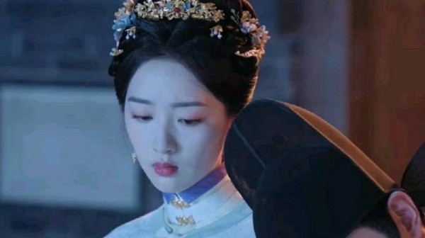 赵凌真累了,身为虎臣,这身不由己的滋味太难受了
