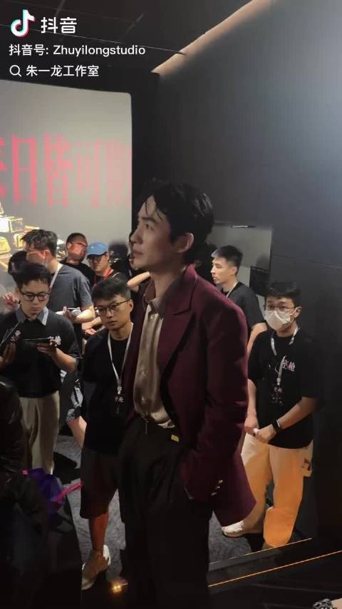 睡前看这个真有点无法入睡了强哥@朱一龙 朱番茄刚发的