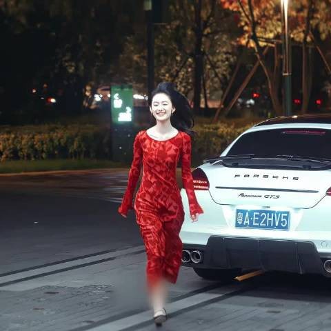 郭晓婷自由明媚灵动臧瑶，红裙镜头亮眼