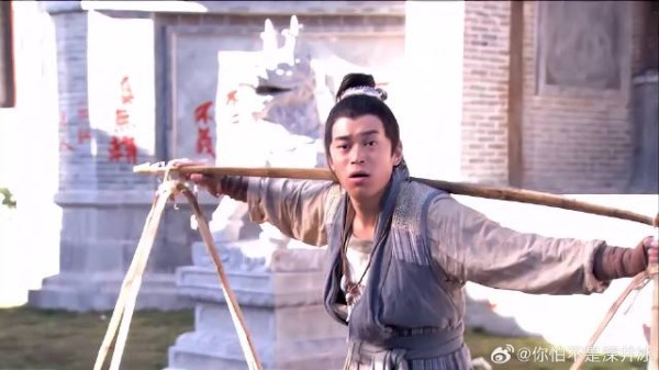 蔡八斗上龙门镖局讨债,反被小商贩恐吓,背景配乐太好笑