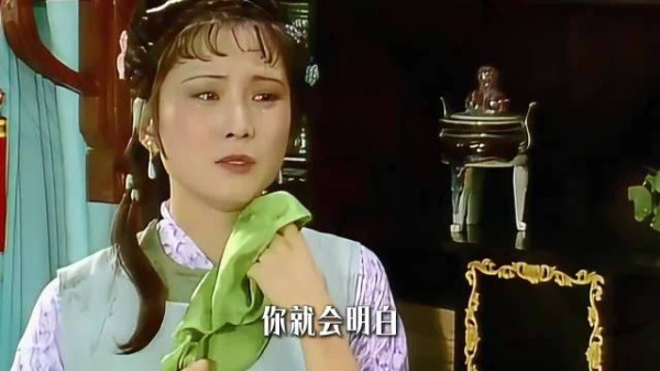 撕扇晴雯的悲剧：一身清白，终究活成了封建礼教的异类