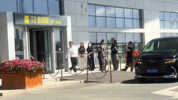 檀健次又到达长春来参加电影节闭幕式了吧