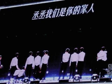 首个称你为完美小孩的,是爸爸妈妈与妹妹