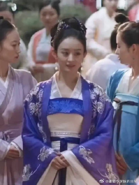 这些婢女放到现在,也是能当上贴身秘书的