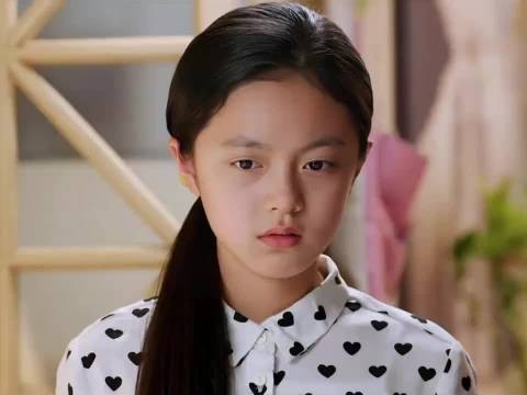 女儿管大姨叫妈，亲妈在一旁听到后两眼泪崩