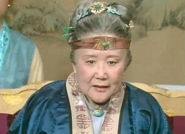 贾母看好的甄家二姑娘,真实身份被揭开后,才明白是她害了贾府