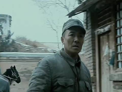 《亮剑》一场兵变，看透李云龙和楚云飞两人的乱世之道！