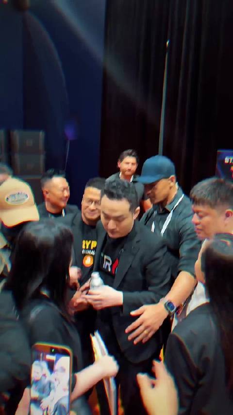 孙宇晨写完小作文,马上出席在香港举行的比特币亚洲峰会,状态不受影响