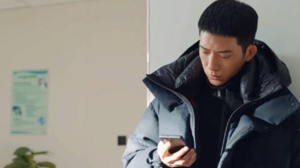 归路：路晨给老婆回电这一幕，谁看懂他藏不住的紧张？